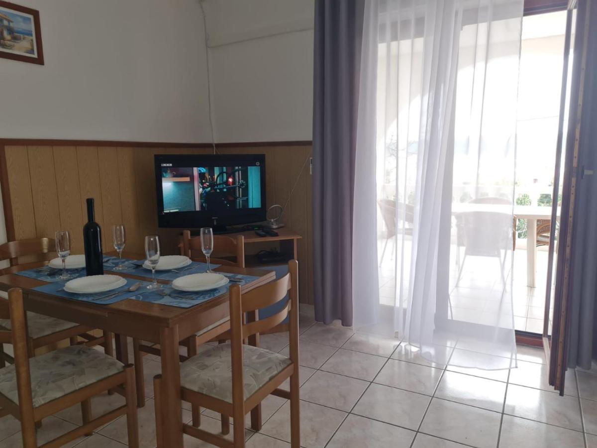 Apartments Kesic Barbat na Rabu Exterior photo