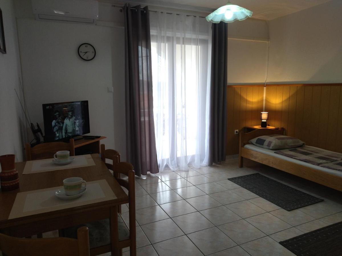 Apartments Kesic Barbat na Rabu Exterior photo