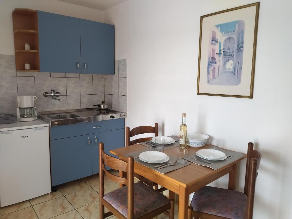 Apartments Kesic Barbat na Rabu Exterior photo