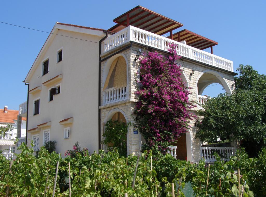 Apartments Kesic Barbat na Rabu Room photo