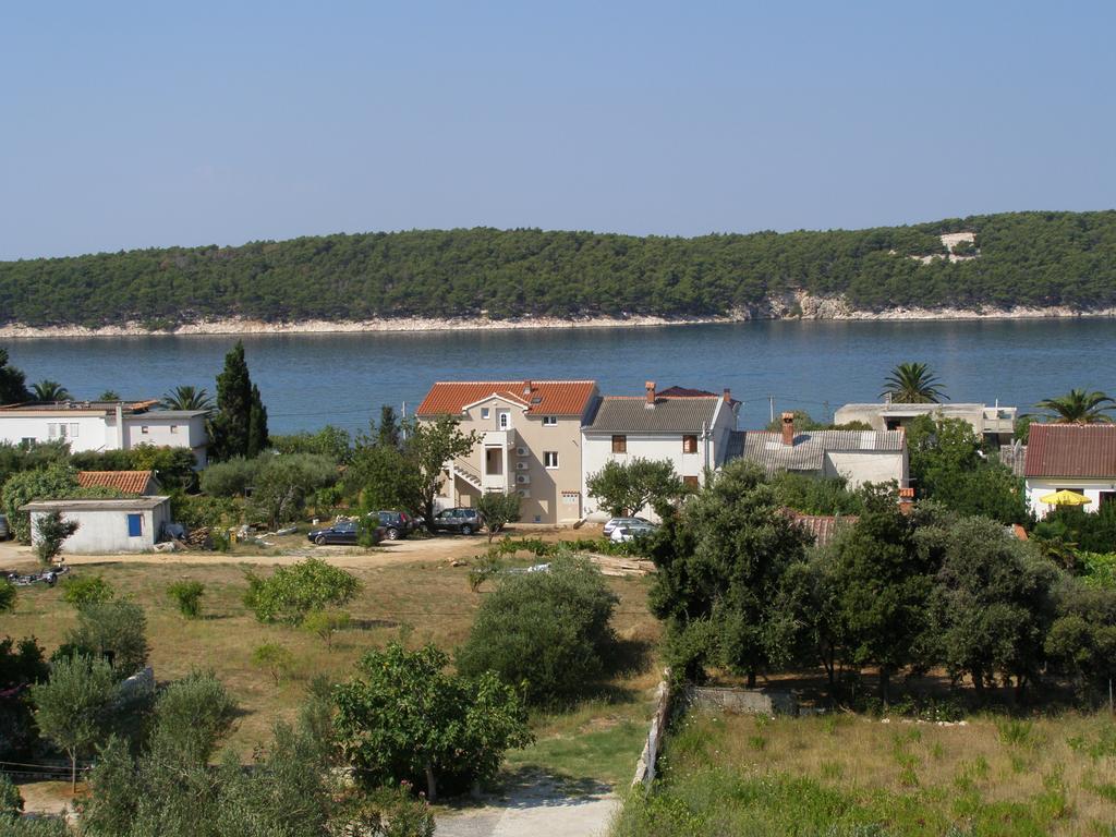 Apartments Kesic Barbat na Rabu Room photo